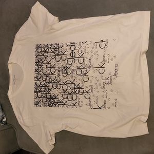 Calvin Klein Tshirt medium white and black Tshirt